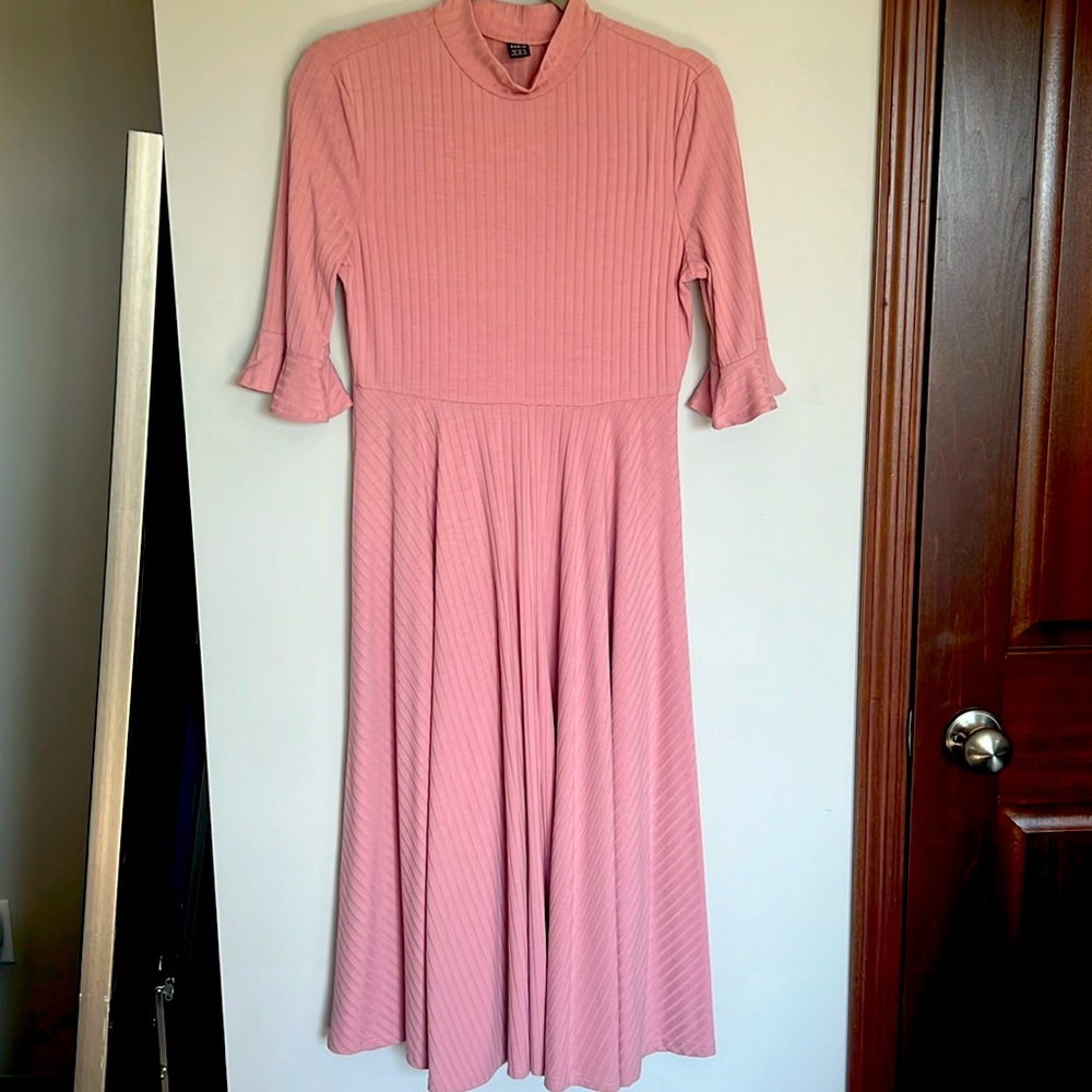 Woman’s Size Medium Pink short sleeve dress